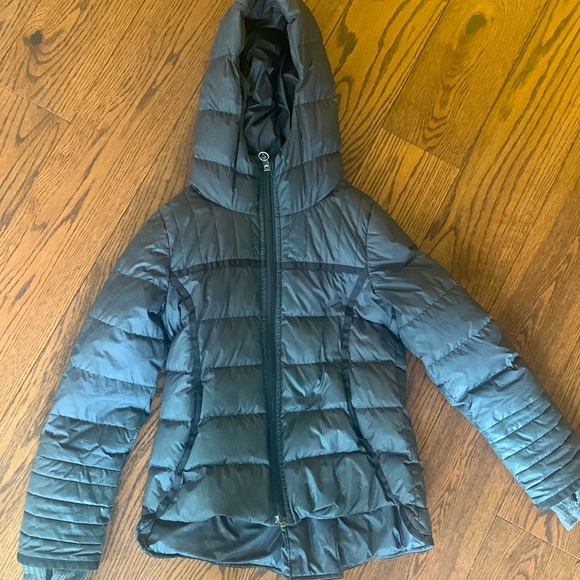 Ivivva Other - Black Ivivva Puffer jacket with grey trim. Size 6